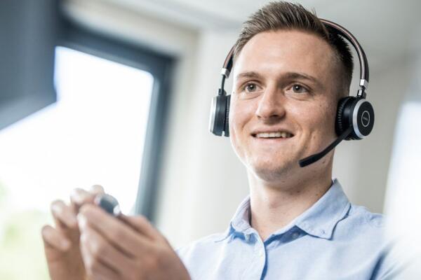 Contact Support Crop